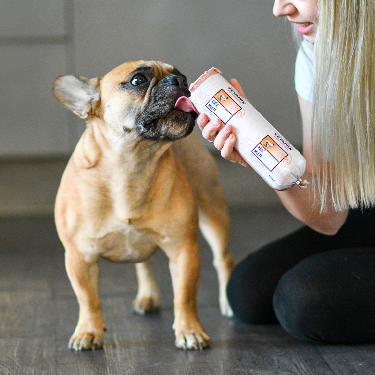 RECENZIA: Majoš odporúča Kura celé mleté